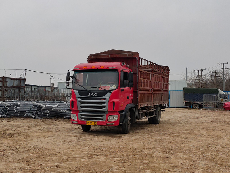 金用護欄2023年2月22日鋅鋼玻璃欄桿裝車發貨！