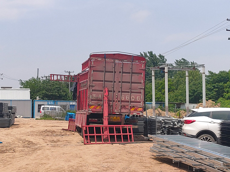 2023年5月25日鋅鋼飄窗護(hù)欄裝車發(fā)貨! 2023年5月25日鋅鋼飄窗護(hù)欄裝車發(fā)貨!