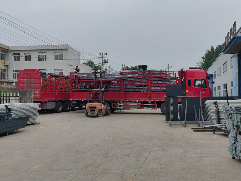 2023年6月2日鋅鋼玻璃護欄裝車發貨! 2023年6月2日鋅鋼玻璃護欄裝車發貨!