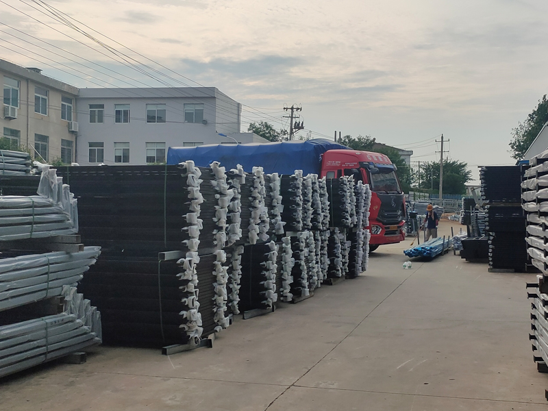 2023年7月14日鋅鋼百葉窗裝車發(fā)貨！