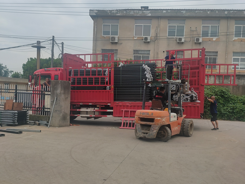 2023年7月17日鋅鋼飄窗護欄裝車發貨! 2023年7月17日鋅鋼飄窗護欄裝車發貨!