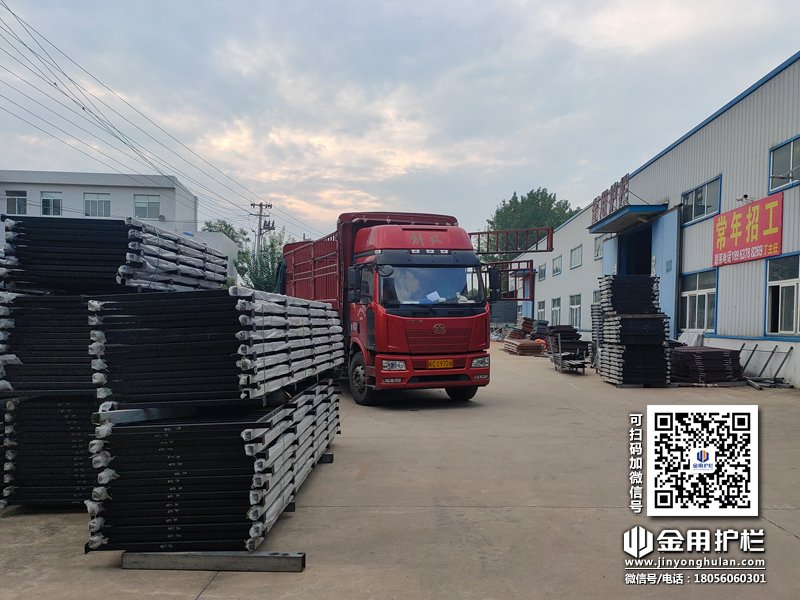 2023年8月26日鋅鋼百葉窗裝車發(fā)貨！