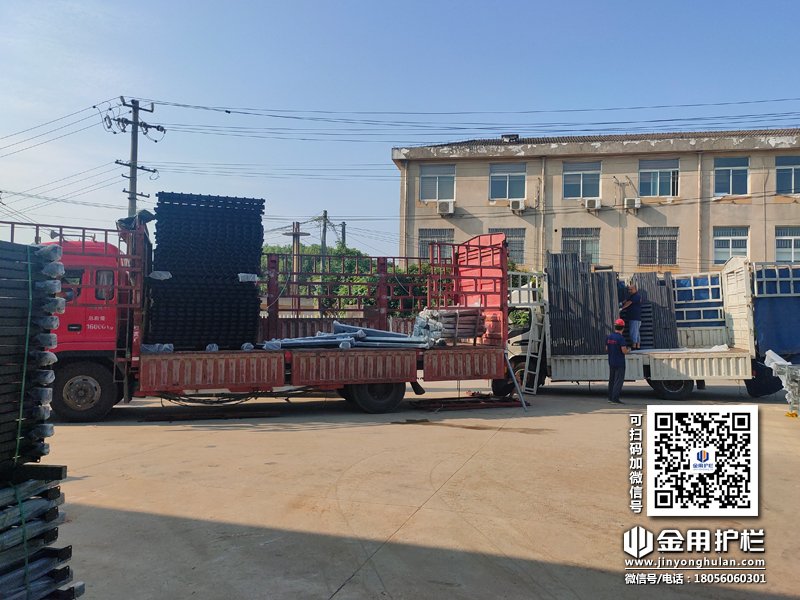 2023年9月7日鋅鋼百葉窗裝車發(fā)貨！