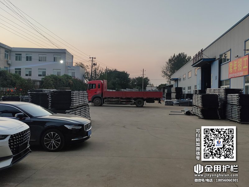 2023年10月20日鋅鋼圍墻護欄裝車發(fā)貨！