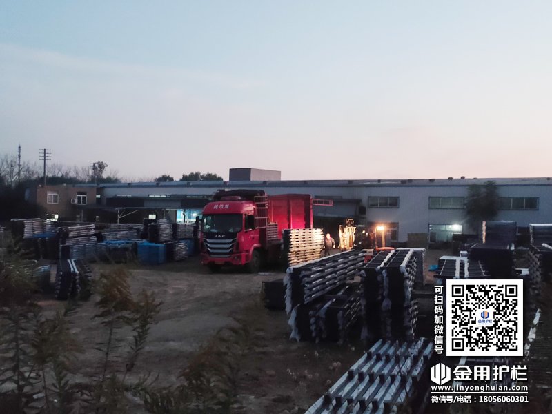 2023年11月11日鋅鋼飄窗欄桿裝車發貨！
