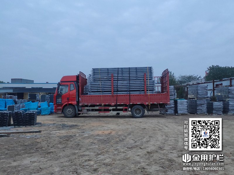 2023年11月15日鋅鋼陽臺護欄裝車發貨！