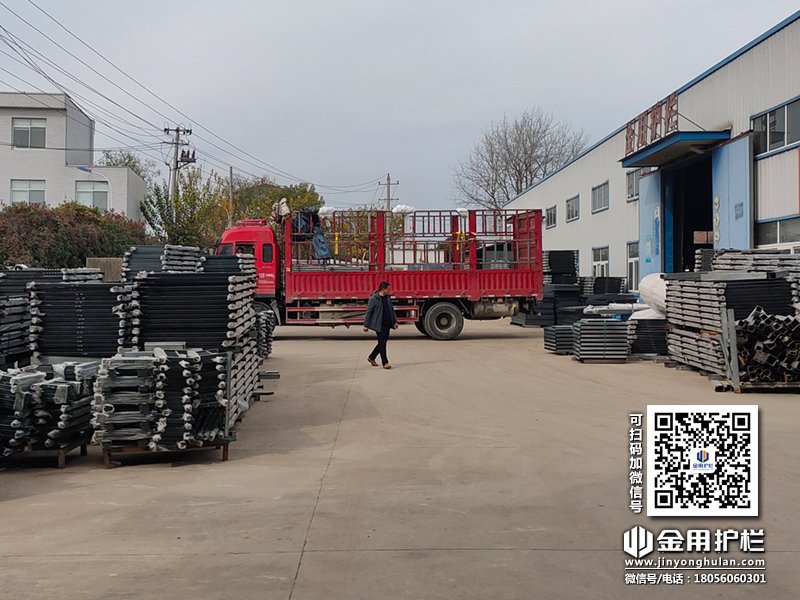 2023年12月6日鋅鋼百葉窗裝車發(fā)貨！