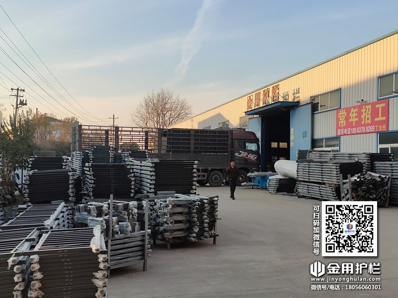 2023年12月7日鋅鋼百葉窗裝車發(fā)貨！