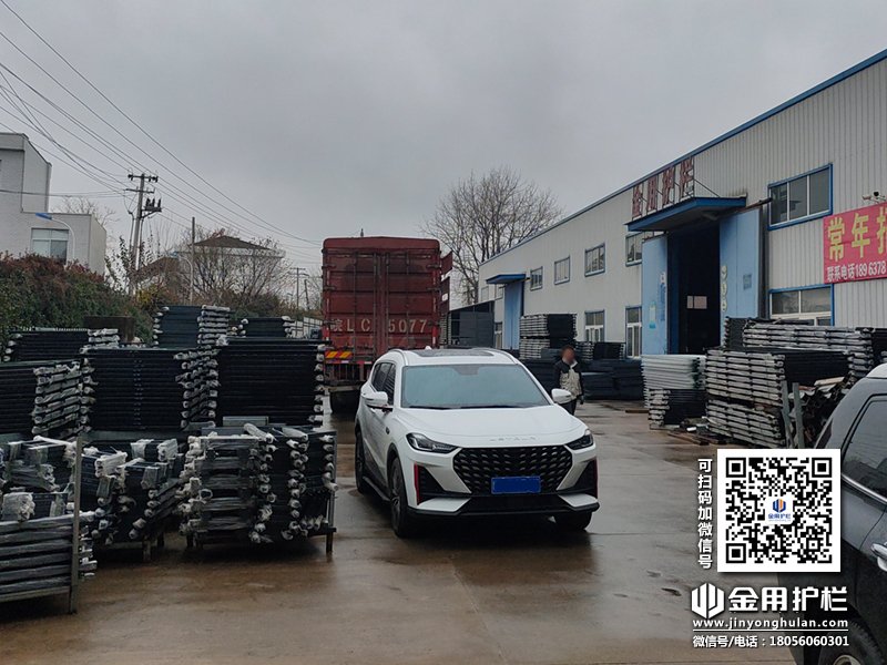 2023年12月14日鋅鋼圍墻護欄裝車發貨! 2023年12月14日鋅鋼圍墻護欄裝車發貨!