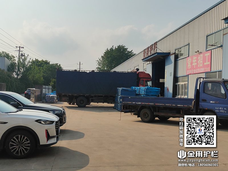 2024年5月6日鋅鋼飄窗欄桿裝車發貨！