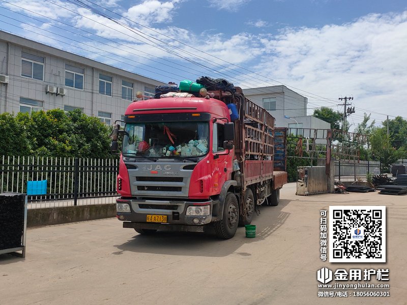 2024年6月24日鋅鋼空調欄桿裝車發貨! 2024年6月24日鋅鋼空調欄桿裝車發貨!