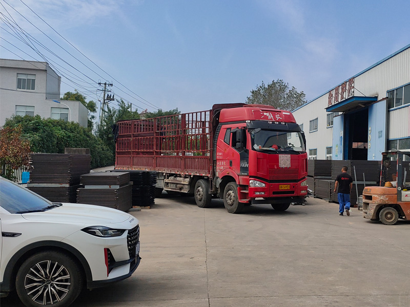 2024年10月10日鋅鋼護窗欄桿裝車發(fā)貨！