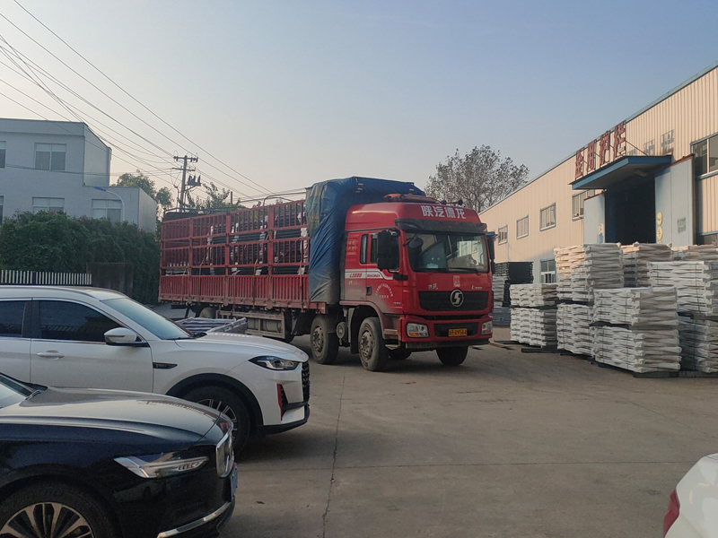 2024年10月30日鋅鋼圍墻護(hù)欄裝車發(fā)貨! 2024年10月30日鋅鋼圍墻護(hù)欄裝車發(fā)貨!