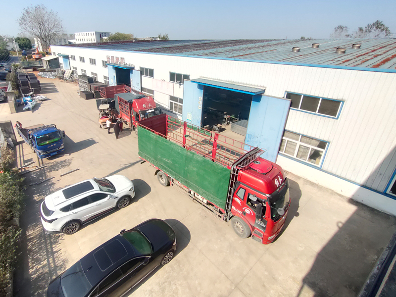 2024年11月8日鋅鋼百葉窗裝車(chē)發(fā)貨! 2024年11月8日鋅鋼百葉窗裝車(chē)發(fā)貨!