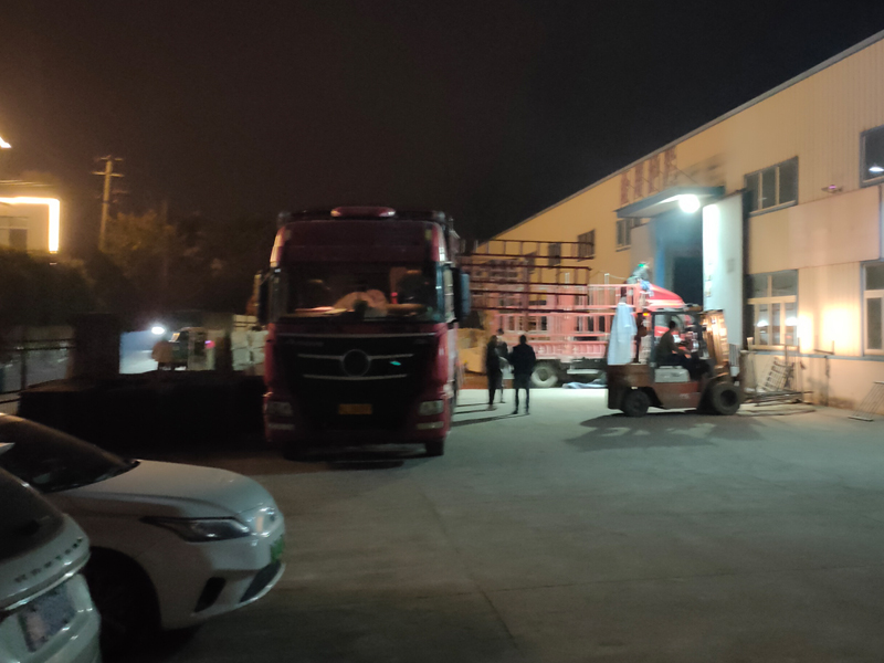 2024年12月6日鋅鋼百葉窗裝車發(fā)貨! 2024年12月6日鋅鋼百葉窗裝車發(fā)貨!