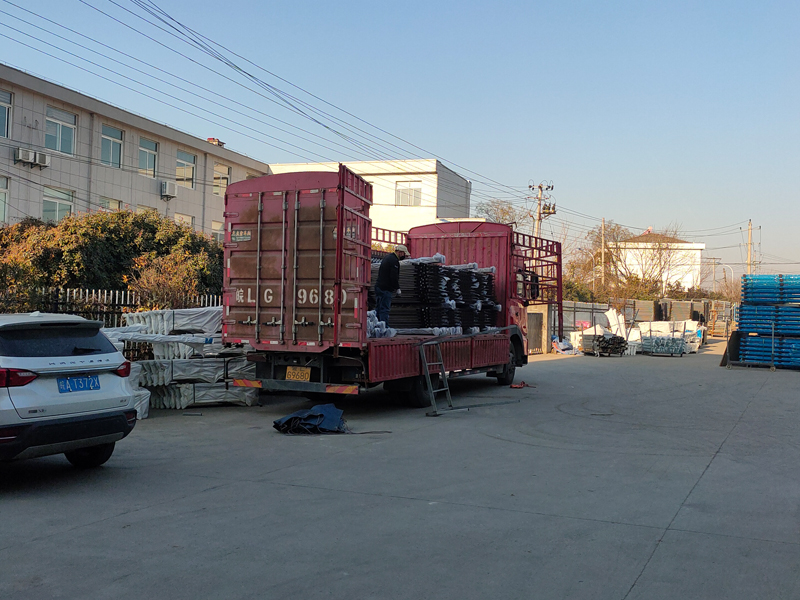 2025年1月10日鋅鋼圍墻護(hù)欄裝車發(fā)貨! 2025年1月10日鋅鋼圍墻護(hù)欄裝車發(fā)貨!