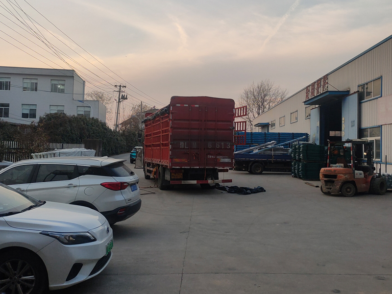 2025年2月13日鋅鋼圍墻護欄裝車發貨! 2025年2月13日鋅鋼圍墻護欄裝車發貨!