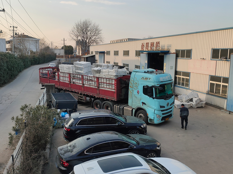 2025年2月23日鋅鋼空調(diào)欄桿裝車發(fā)貨! 2025年2月23日鋅鋼空調(diào)欄桿裝車發(fā)貨!