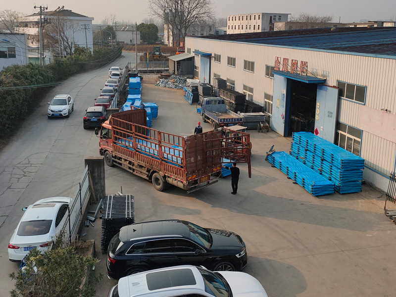 2025年3月10日鋅鋼陽(yáng)臺(tái)欄桿裝車發(fā)貨！