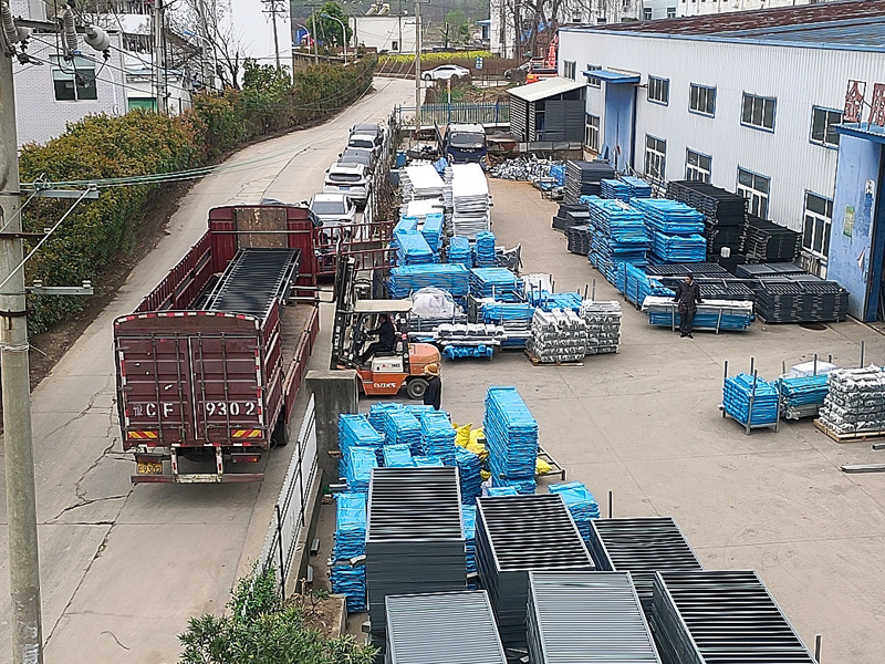 2025年3月26日鋅鋼圍墻護欄裝車發貨！