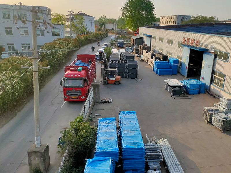 2025年4月17日鋅鋼飄窗護欄裝車發貨！