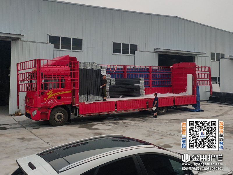 2025年6月26日鋁合金百葉窗裝車發(fā)貨! 2025年6月26日鋁合金百葉窗裝車發(fā)貨!