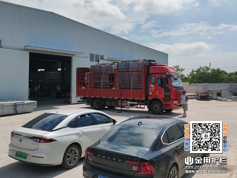 2025年6月28日鋅鋼樓梯欄桿扶手裝車發貨! 2025年6月28日鋅鋼樓梯欄桿扶手裝車發貨!