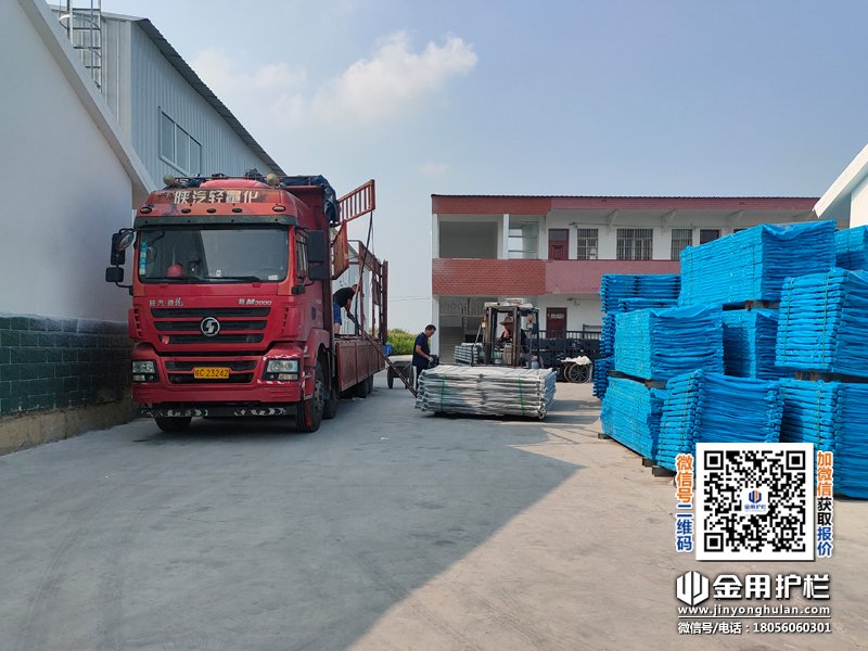 2025年8月5日鋅鋼陽臺護欄裝車發貨！