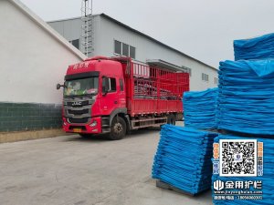 2025年8月9日鋅鋼陽臺(tái)護(hù)欄裝車發(fā)貨！