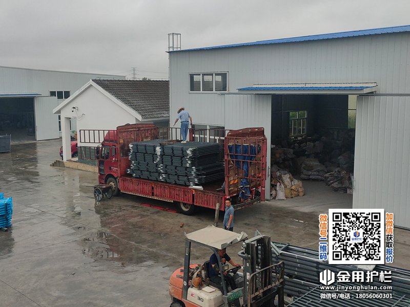 2025年8月11日鋅鋼圍墻護欄裝車發貨! 2025年8月11日鋅鋼圍墻護欄裝車發貨!